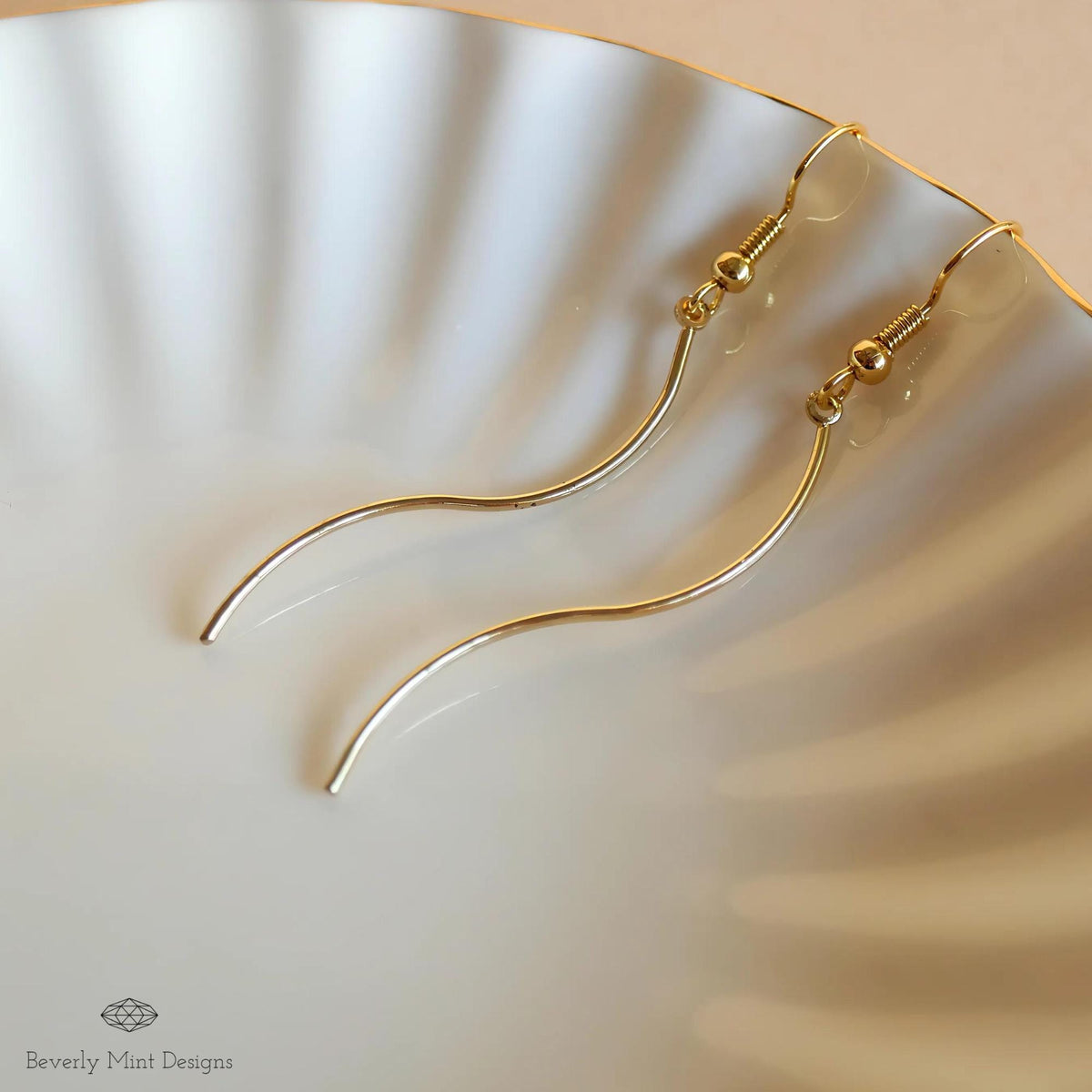 Gold Twirl Earrings, Gold Drop Earrings, Minimalist Twirl Earrings, Wavy Earrings, Gold Threader Earrings, Sensitive Ear & Clip-On Options