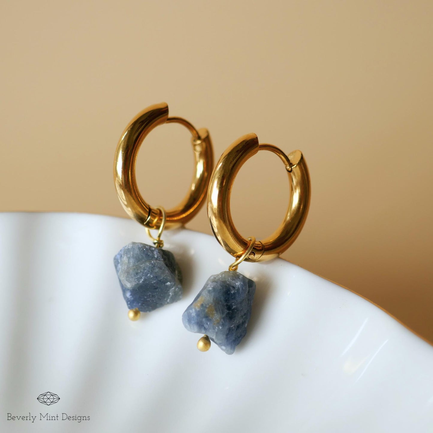 Raw Sapphire Stone Earrings, 18K Gold Huggie Hoop Earrings with September Birthstone, Blue Stone Earrings , Blue Jewelry, Gift For Her