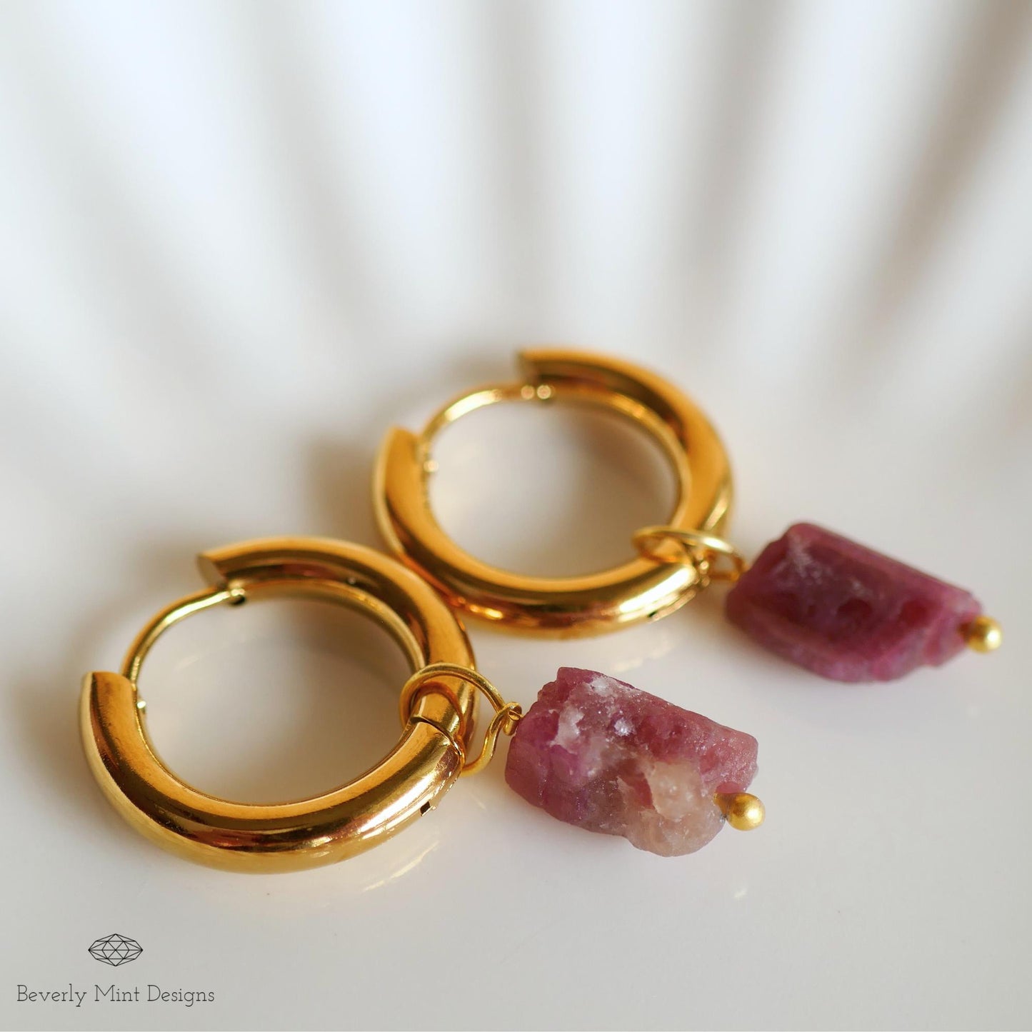 Raw Pink Tourmaline Stone Earrings, 18K Gold Huggie Hoop Earrings with October Birthstone, Red Stone Earrings , Purple/Red Jewelry, Chakra
