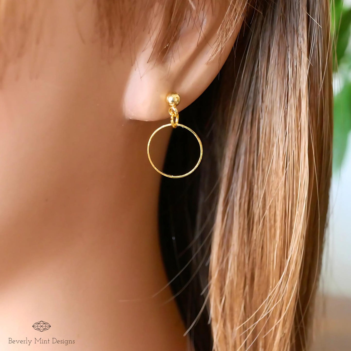 18K Gold Hoop Minimalist Stud Earrings, Simple Open Circle Drop Earrings, Lightweight Modern Geometric Jewelry, Elegant Everyday Earrings