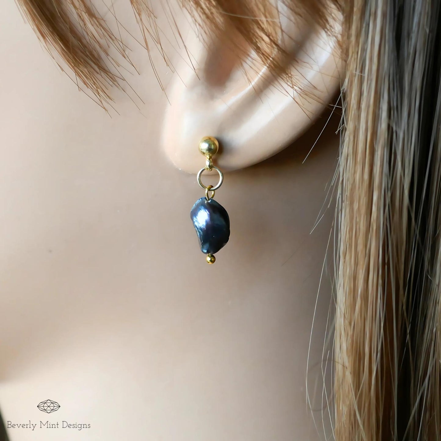 Gold Drop Earrings with Black Baroque Pearl Beads, Minimalist Pearl Dangle Earrings, Elegant Statement Jewelry, Unique, Gift For Her