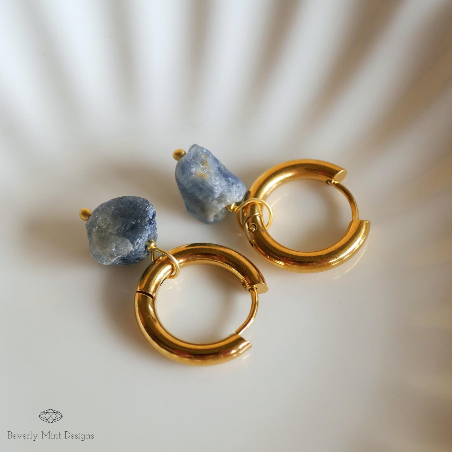 Raw Sapphire Stone Earrings, 18K Gold Huggie Hoop Earrings with September Birthstone, Blue Stone Earrings , Blue Jewelry, Gift For Her