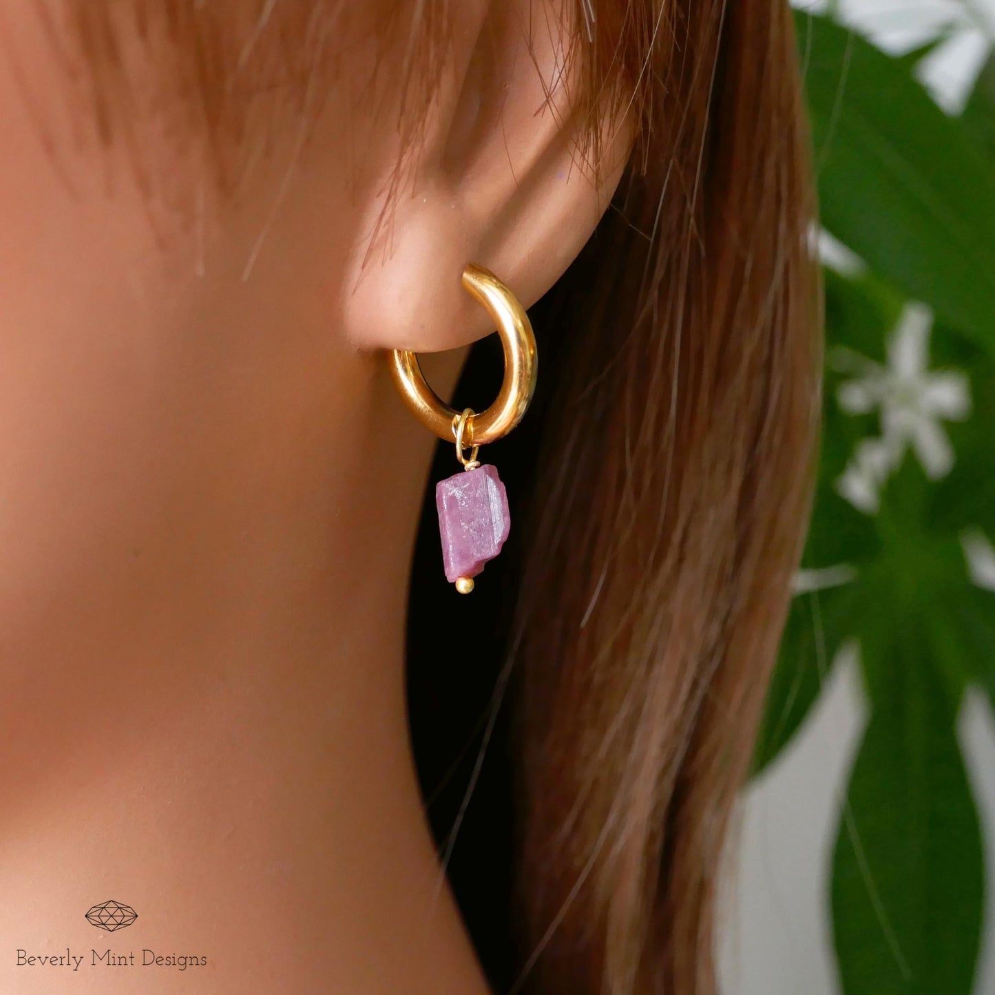 Raw Pink Tourmaline Stone Earrings, 18K Gold Huggie Hoop Earrings with October Birthstone, Red Stone Earrings , Purple/Red Jewelry, Chakra