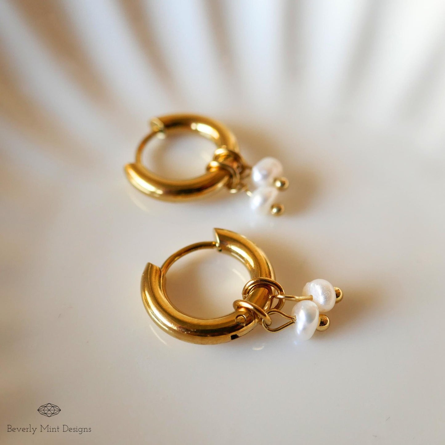 Chunky Huggie Earrings with Mini Pearls , Gold Hoop Earrings , Chunky Hoop with tiny beads , Pearl Glow , Minimalist Pearl Jewelry