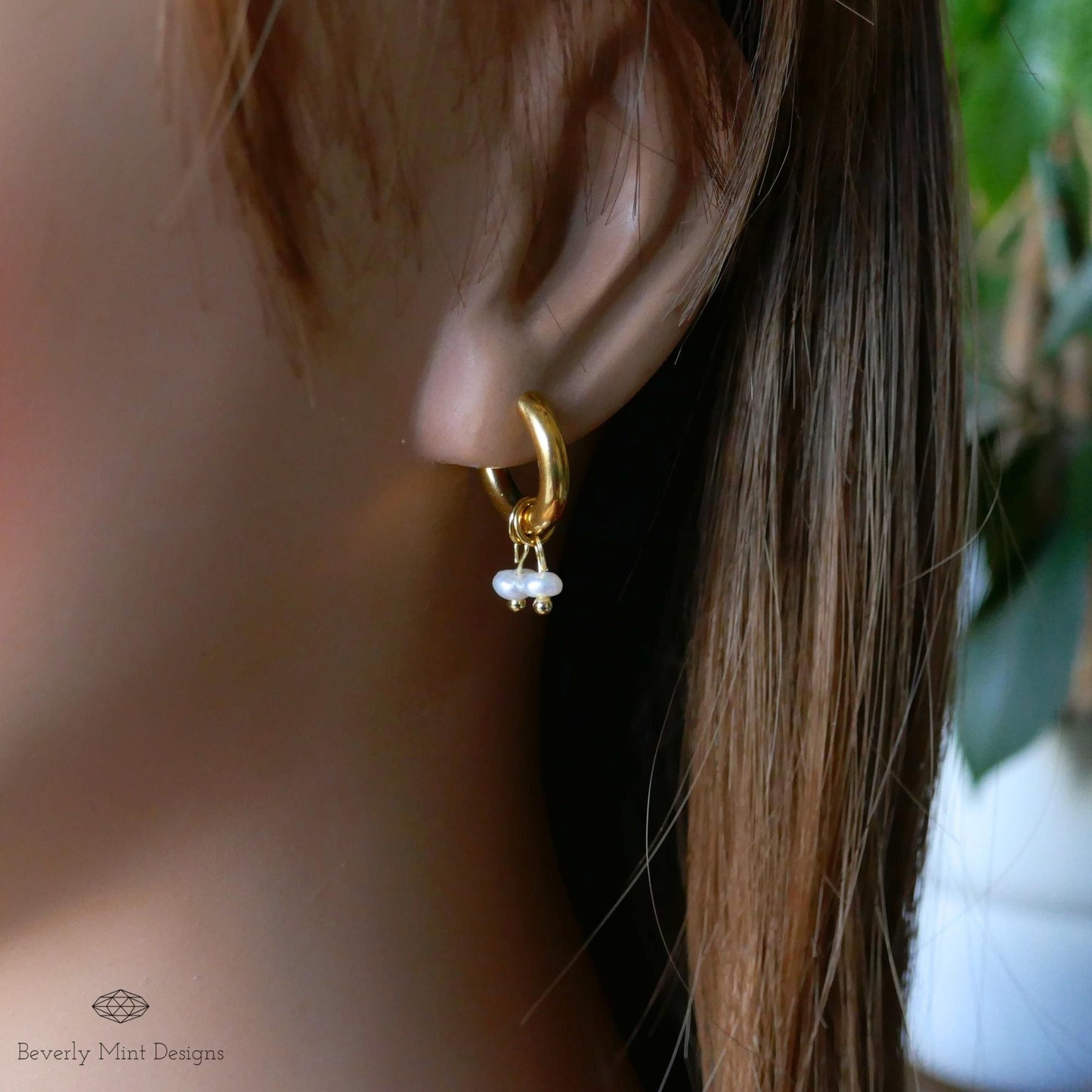 Chunky Huggie Earrings with Mini Pearls , Gold Hoop Earrings , Chunky Hoop with tiny beads , Pearl Glow , Minimalist Pearl Jewelry