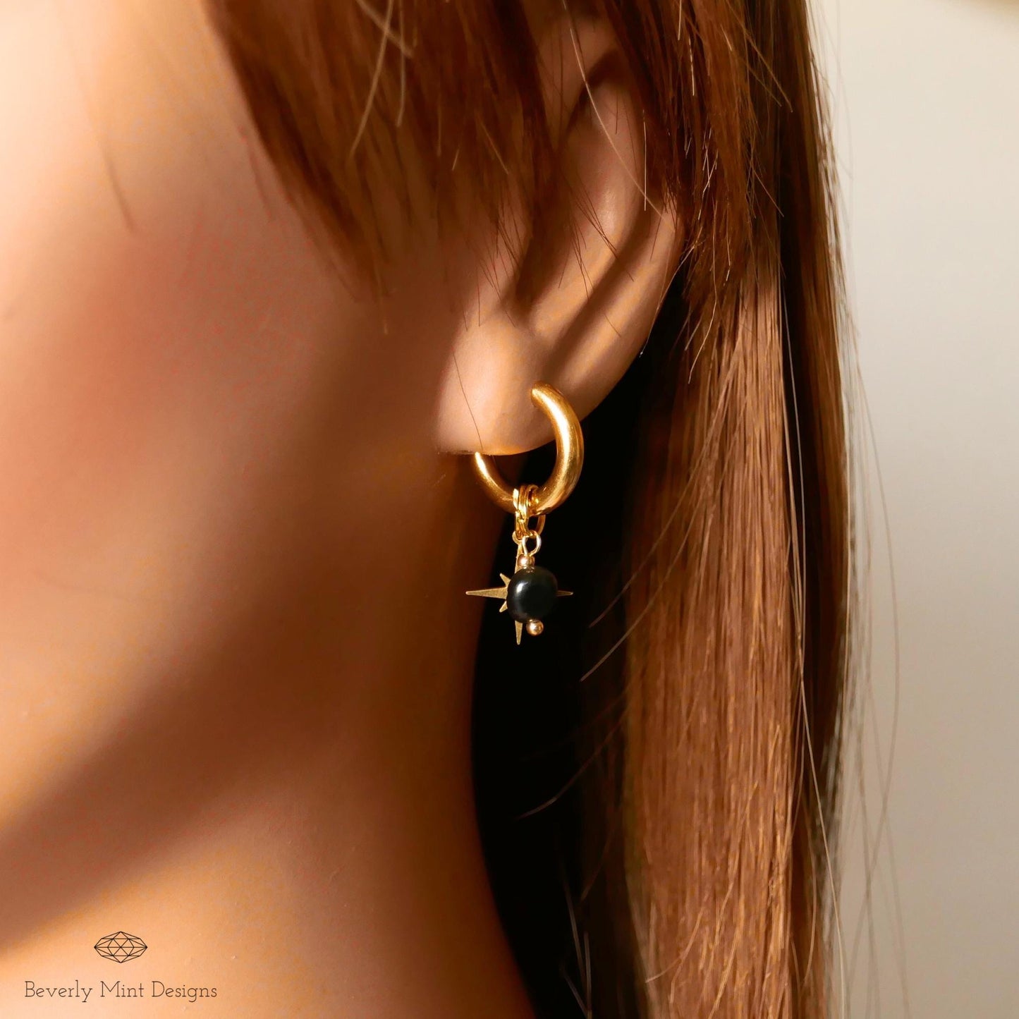 Gold Star Hoop Earrings, Minimalist Dangle Hoops, Celestial Statement Jewelry, 18K Gold Huggie Earrings, Chunky Huggie Hoops, Unique Gift