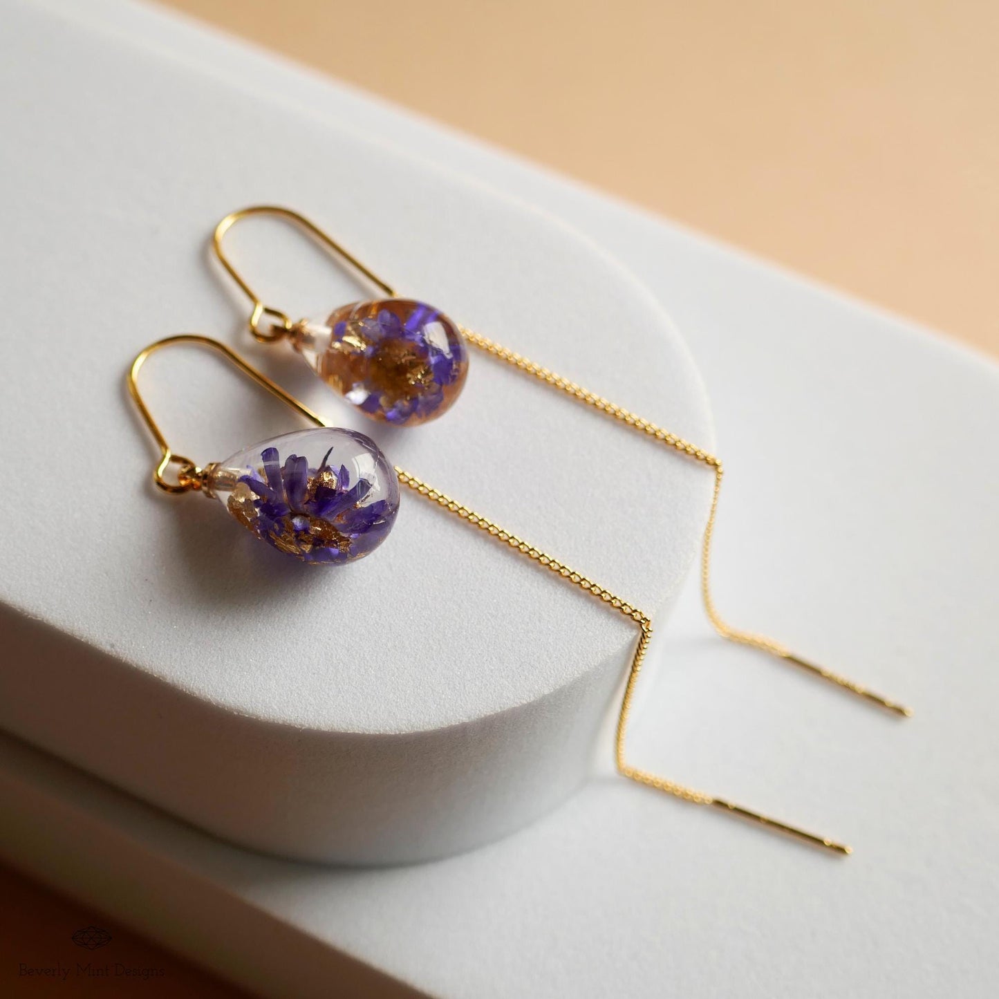 Pressed Flower Threader Earrings, Gold Chain Earrings, Resin Floral Jewelry, Dainty Drop Earrings, Nature Inspired Gift for Her