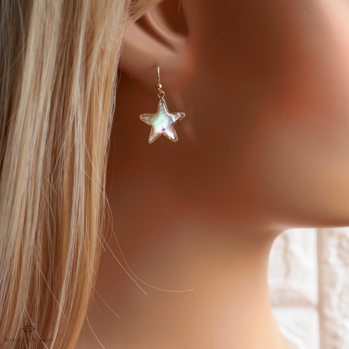 Mother of Pearl Star Earrings, Gold Drop Earrings, Elegant Shell Jewelry, Gift for Her, Minimalist Earrings, Handmade Jewelry