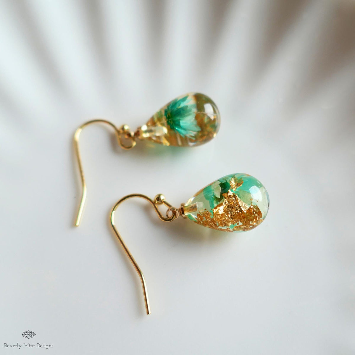 Pressed Flower Resin Earrings, Green Floral Drop Earrings, Gold Flake Jewelry, Nature Inspired Jewelry, Botanical Earrings, Gift For Her