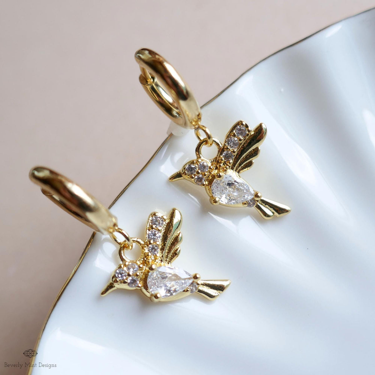 Gold Hummingbird Bird Hoop Earrings Zircon Charm Earrings Dainty Animal Jewelry Sparkly Gold Huggie Earrings Nature Inspired Earrings