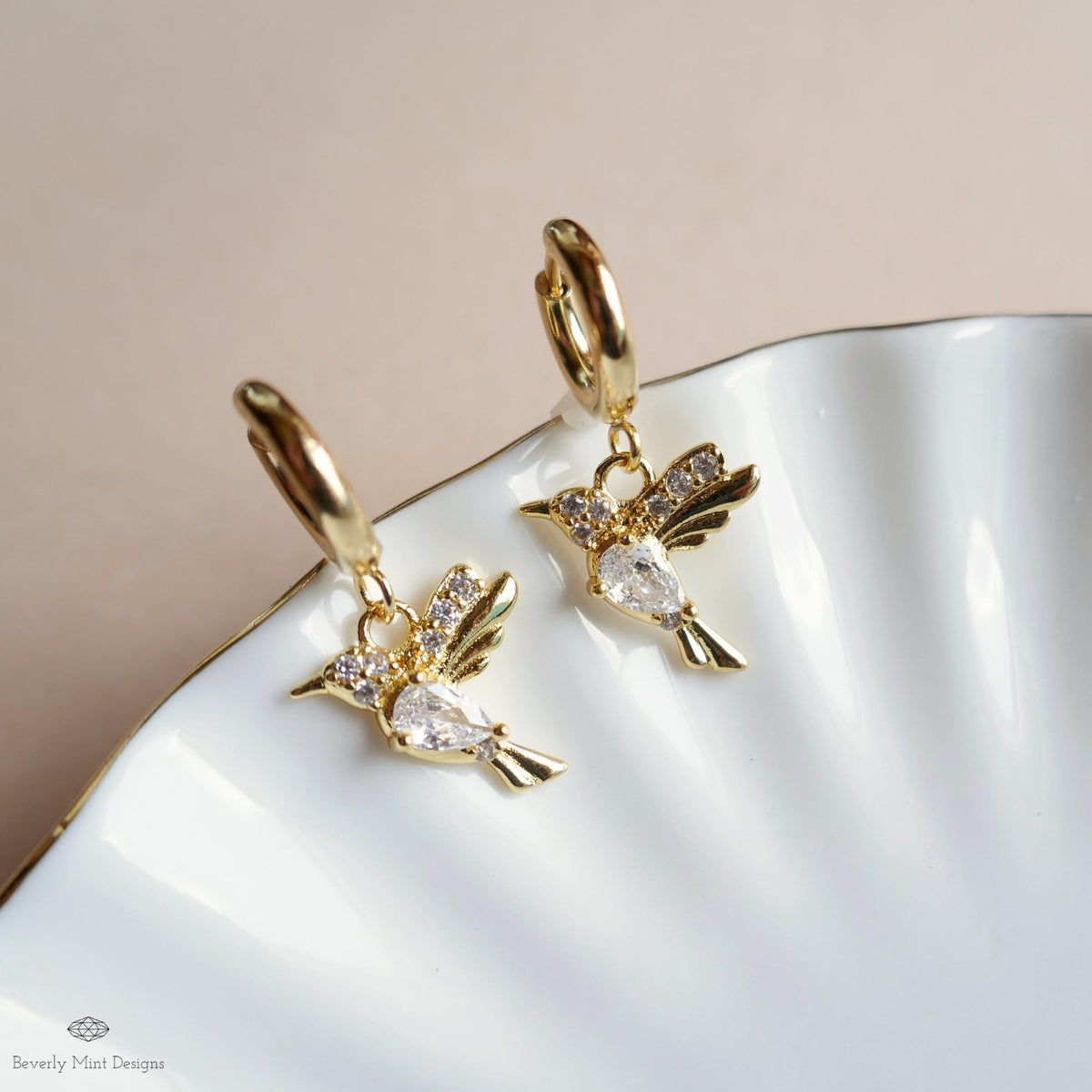 Gold Hummingbird Bird Hoop Earrings Zircon Charm Earrings Dainty Animal Jewelry Sparkly Gold Huggie Earrings Nature Inspired Earrings