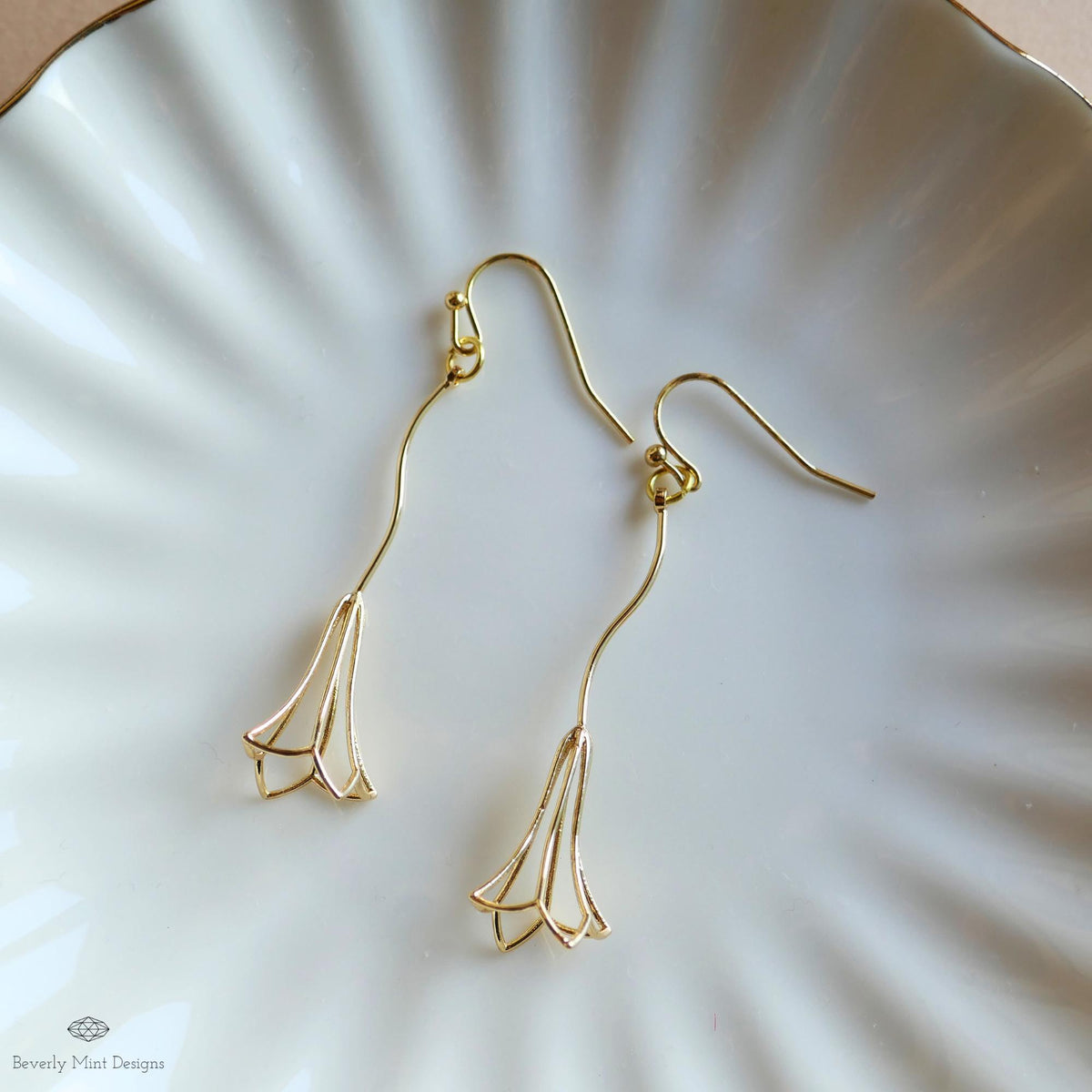 [Etsy 4368782339 image 1/7 id 7621701202] Gold Flower Drop Earrings , Dainty Floral Wire Earrings, Minimalist Nature Jewelry