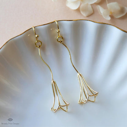 [Etsy 4368782339 image 5/7 id 7621701240] Gold Flower Drop Earrings , Dainty Floral Wire Earrings, Minimalist Nature Jewelry