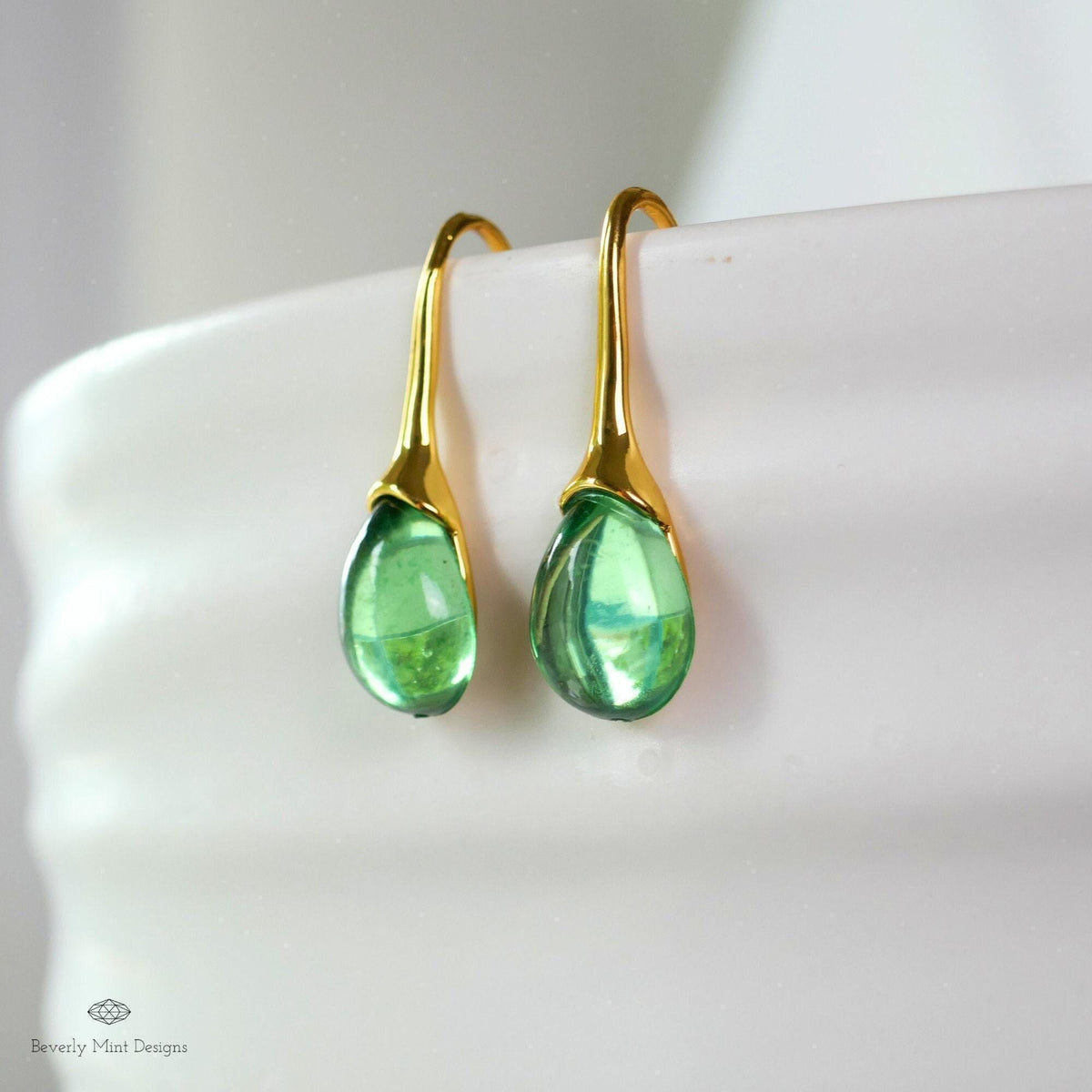 Green Earrings , Gold Dangle Earring with Emerald Green Stone Earrings, Waterdrop Earrings