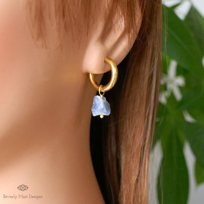 Raw Sapphire Stone Earrings, 18K Gold Huggie Hoop Earrings with September Birthstone, Blue Stone Earrings , Blue Jewelry, Gift For Her