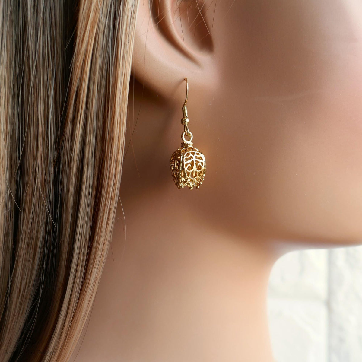 Gold Tulip Earrings, Filigree Dangle Earrings, Boho Drop Earrings, Vintage Style Jewelry, Floral Earrings, Sensitive Ear & Clip-On Options