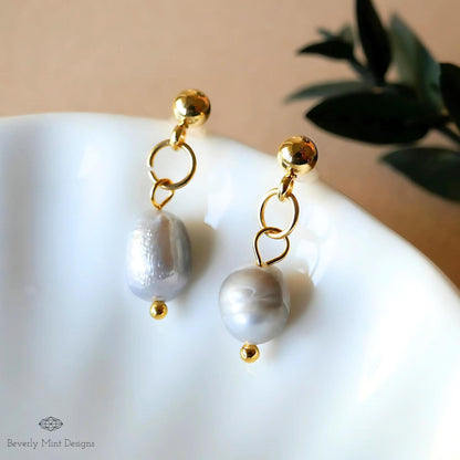 Gold Drop Earrings with Gray Baroque Pearl Beads, Minimalist Grey Pearl Dangle Earrings, Elegant Statement Jewelry, Unique