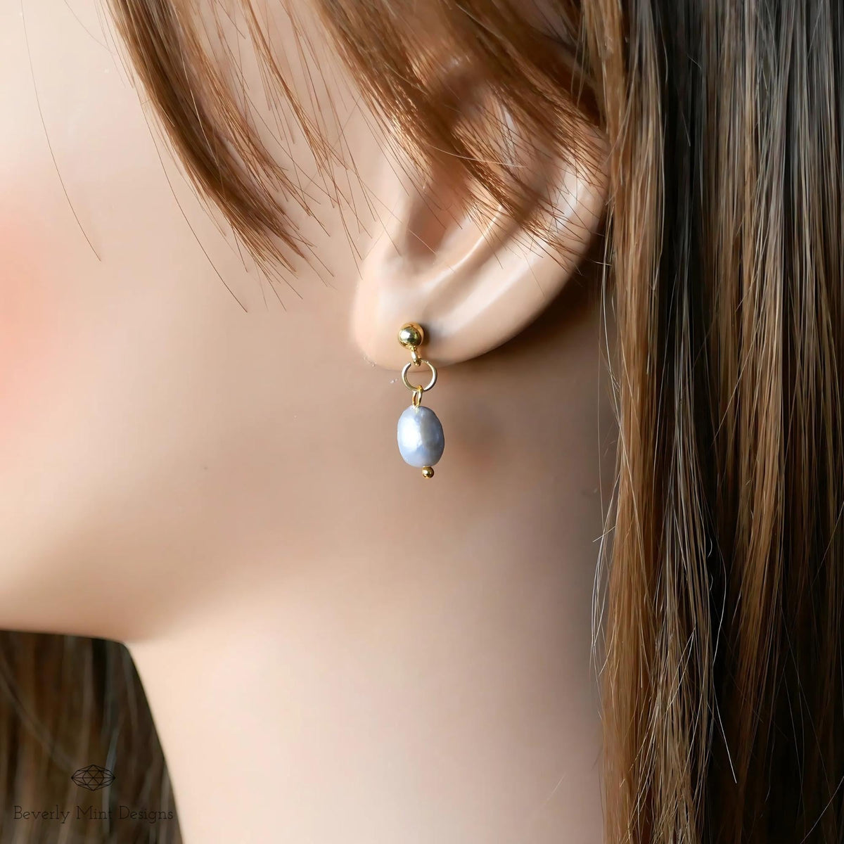 Gold Drop Earrings with Gray Baroque Pearl Beads, Minimalist Grey Pearl Dangle Earrings, Elegant Statement Jewelry, Unique