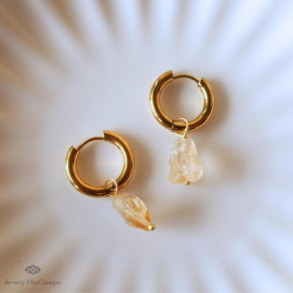 Raw Citrine Stone Earrings, 18K Gold Huggie Hoop Earrings with November Birthstone, Yellow Stone Earrings ,Chakra Stone , Gift, Gift For Her