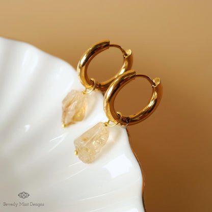 Raw Citrine Stone Earrings, 18K Gold Huggie Hoop Earrings with November Birthstone, Yellow Stone Earrings ,Chakra Stone , Gift, Gift For Her