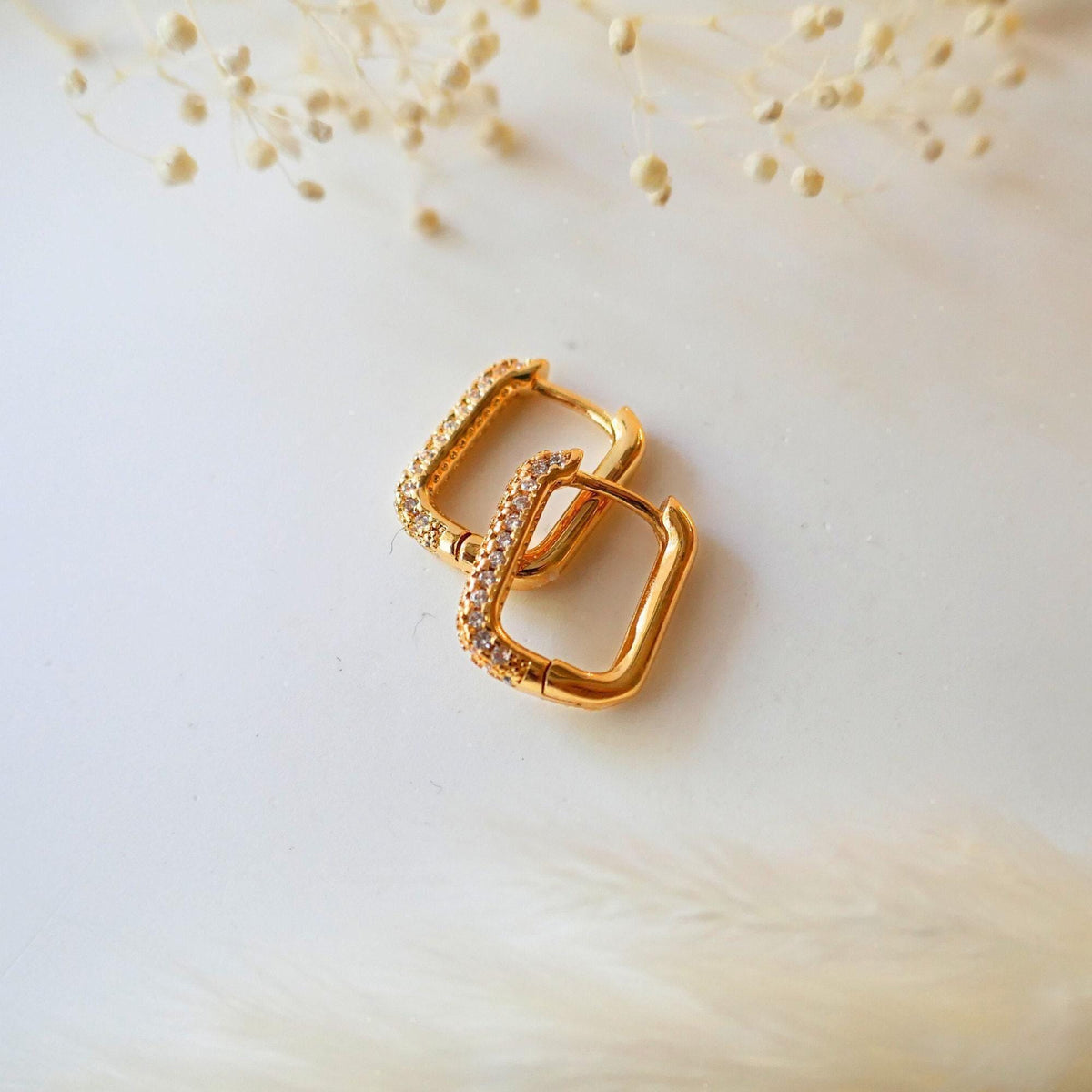 Gold Huggie Earrings, 14K Gold Hoop Earrings, Huggie Rectangle Earrings, Minimalist Earrings, 14K Gold Filled