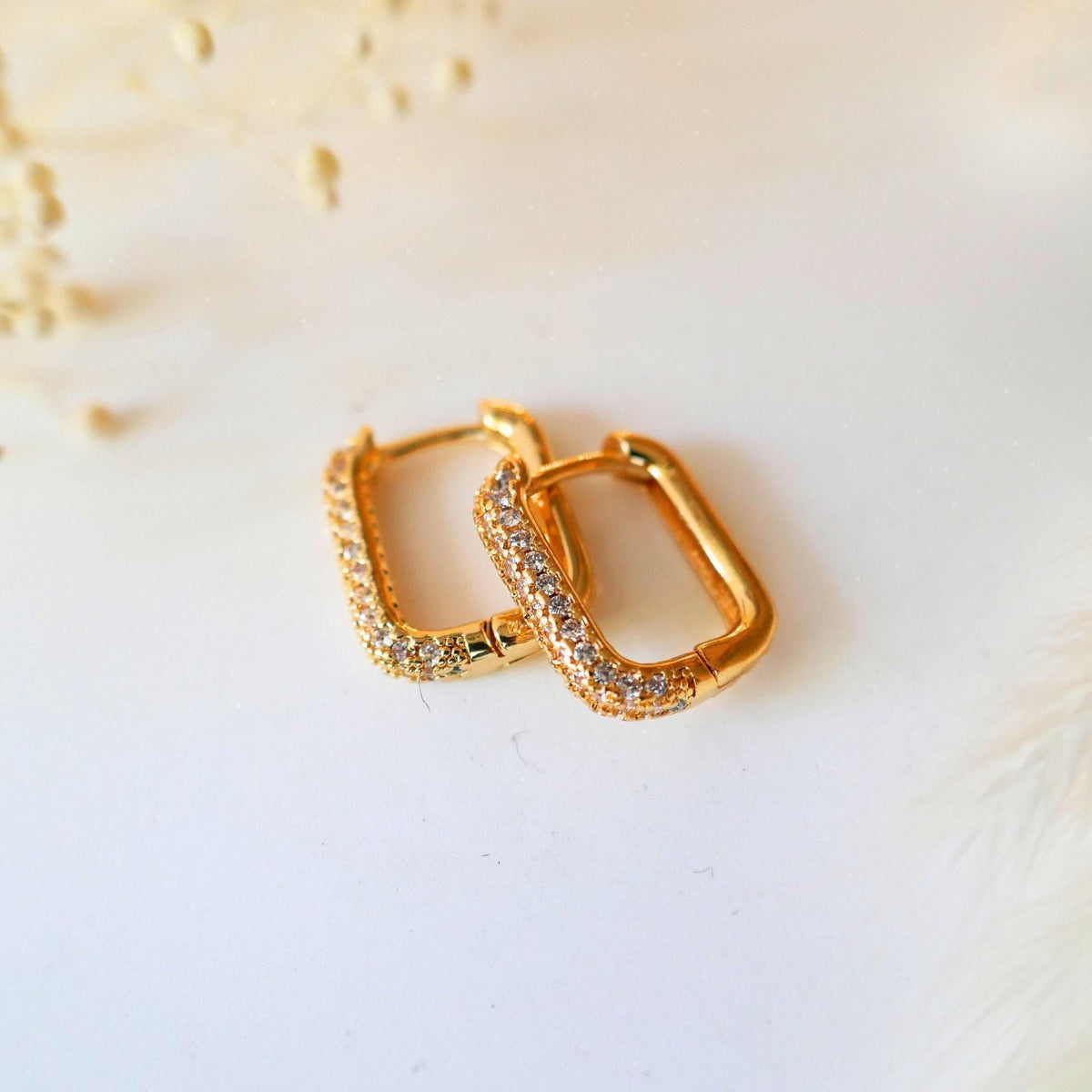 Gold Huggie Earrings, 14K Gold Hoop Earrings, Huggie Rectangle Earrings, Minimalist Earrings, 14K Gold Filled
