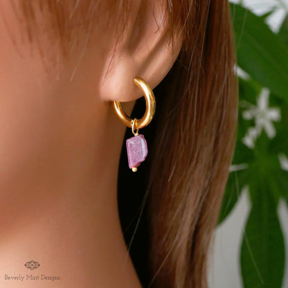 Raw Pink Tourmaline Stone Earrings, 18K Gold Huggie Hoop Earrings with October Birthstone, Red Stone Earrings , Purple/Red Jewelry, Chakra