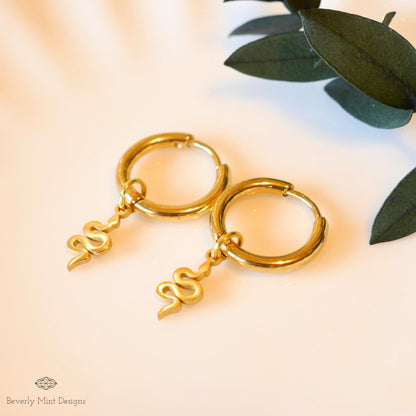 Gold Tiny Snake Hoop Earrings, Minimalist Serpent Jewelry, Dainty Lightweight Hoops for Women, Stylish Animal Dangle Earrings