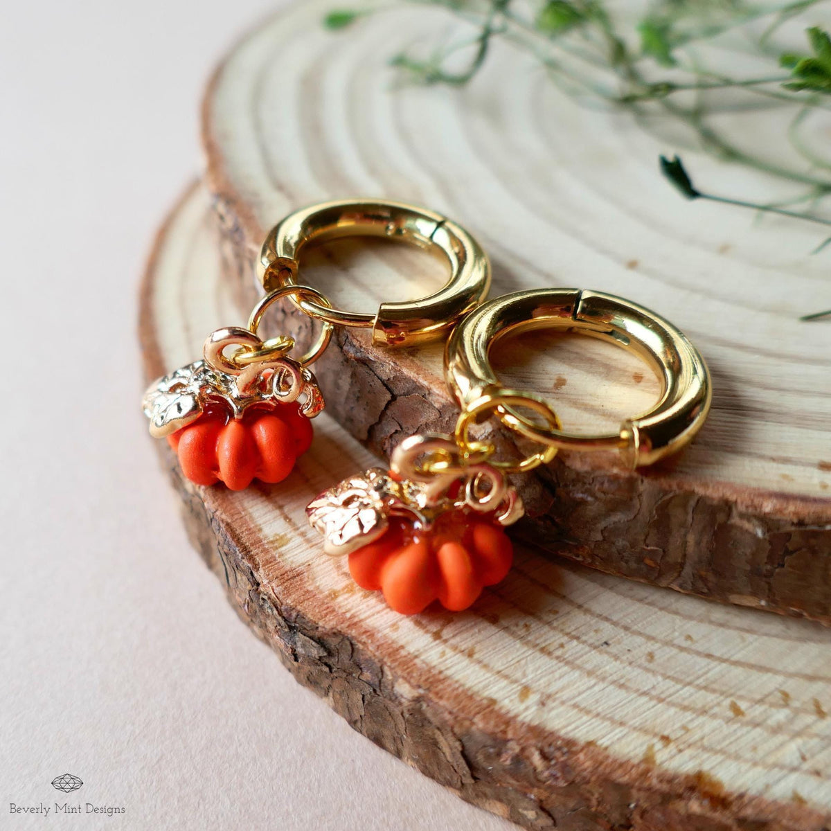 Pumpkin Huggie Hoop Earrings, Chunky Gold Fall Earrings, Halloween Dangle Earrings, Cute Autumn Jewelry, Thanksgiving Accessories