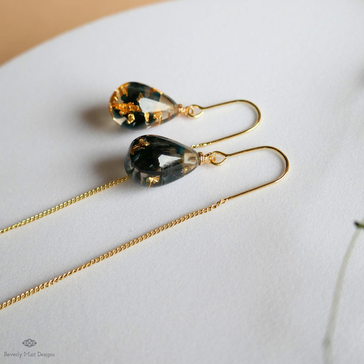 Pressed Flower Threader Earrings, Gold Chain Earrings, Resin Floral Jewelry, Dainty Drop Earrings, Sensitive Ear & Clip-On Options