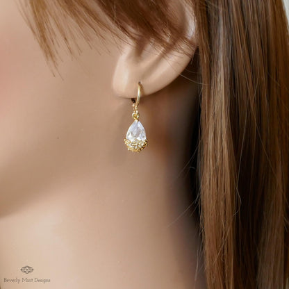 18K Gold Teardrop Dangle Earring , Cubic Zirconia Drop Earrings, Gold Dangle Earrings, Waterdrop Earrings, Sensitive Ear & Clip-On Options