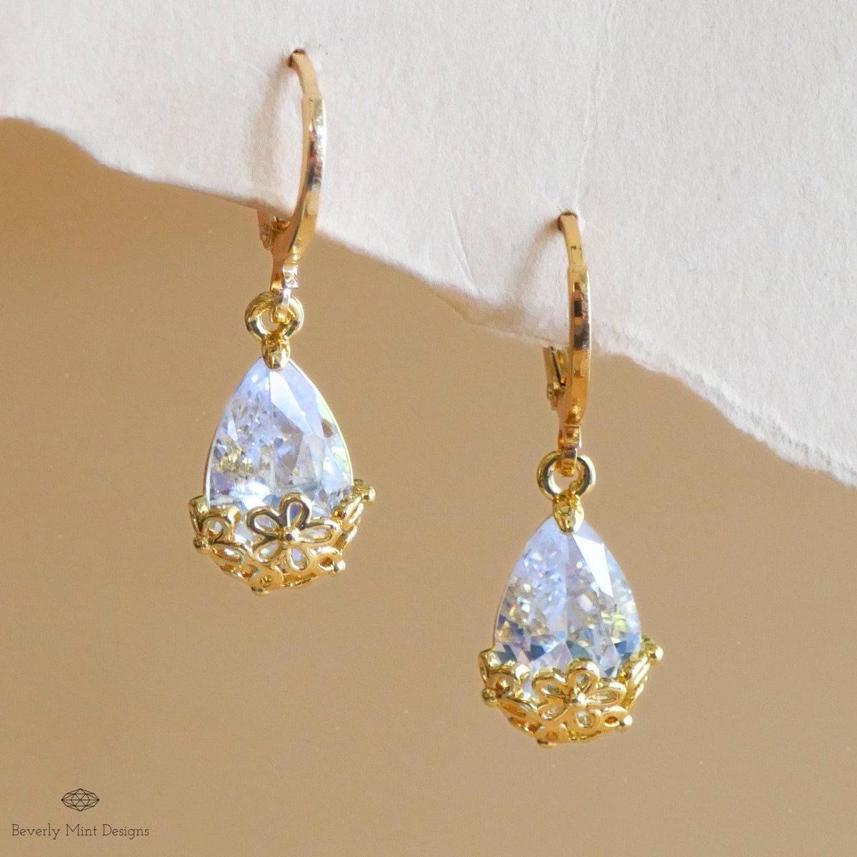 18K Gold Teardrop Dangle Earring , Cubic Zirconia Drop Earrings, Gold Dangle Earrings, Waterdrop Earrings, Sensitive Ear & Clip-On Options