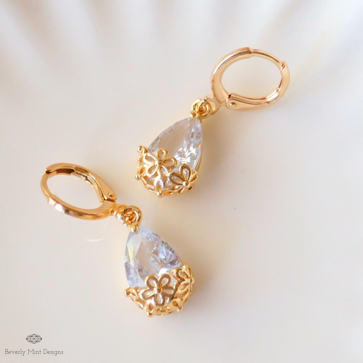 18K Gold Teardrop Dangle Earring , Cubic Zirconia Drop Earrings, Gold Dangle Earrings, Waterdrop Earrings, Sensitive Ear & Clip-On Options