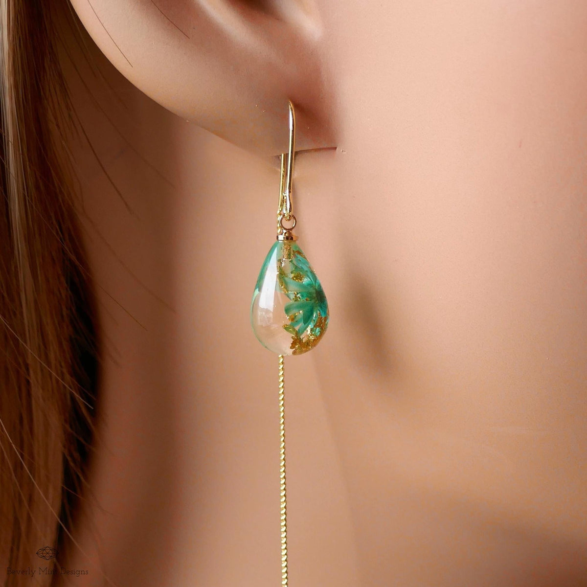 Pressed Flower Threader Earrings, Gold Chain Earrings, Resin Floral Jewelry, Dainty Drop Earrings, Sensitive Ear & Clip-On Options