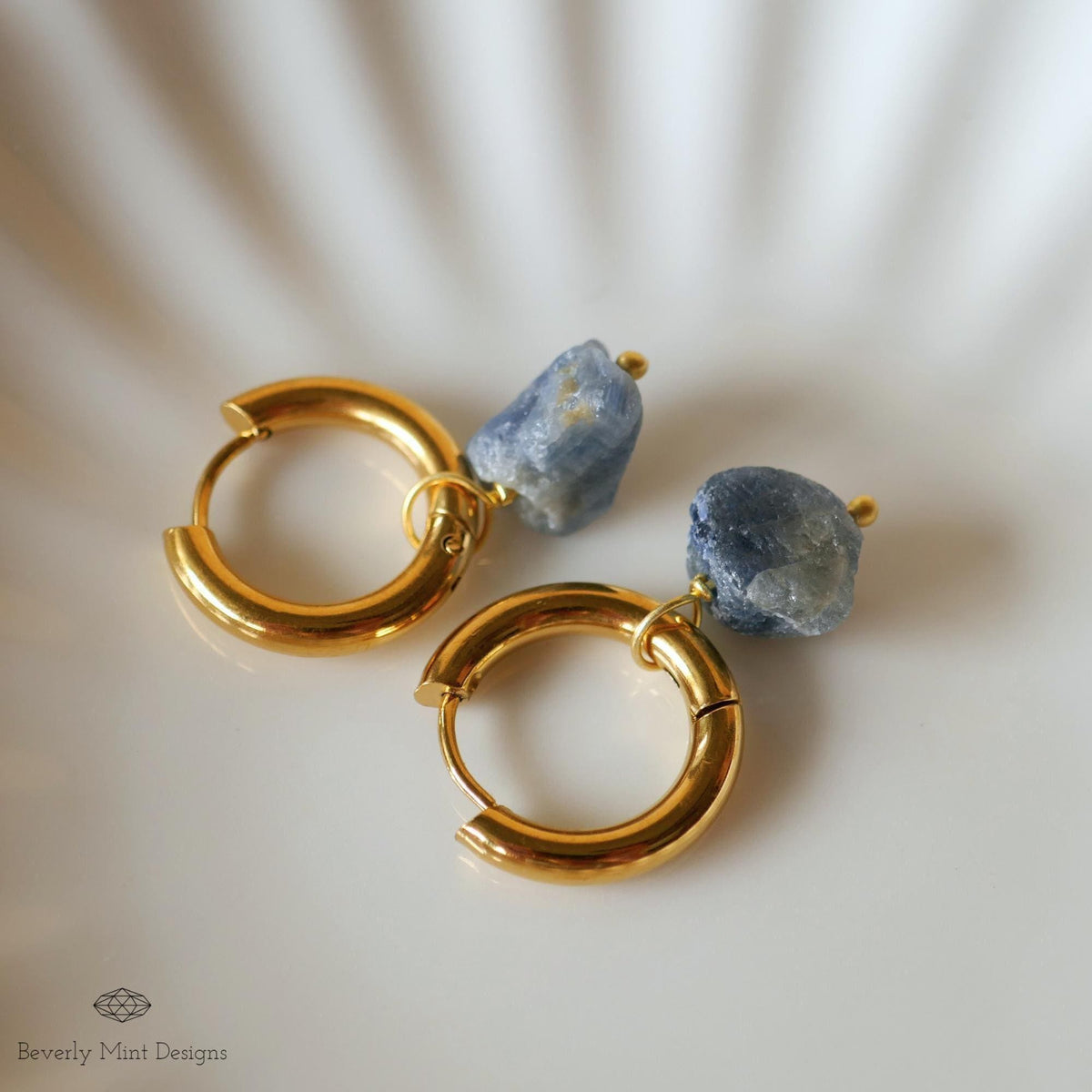 Raw Sapphire Stone Earrings, 18K Gold Huggie Hoop Earrings with September Birthstone, Blue Stone Earrings , Blue Jewelry, Gift For Her