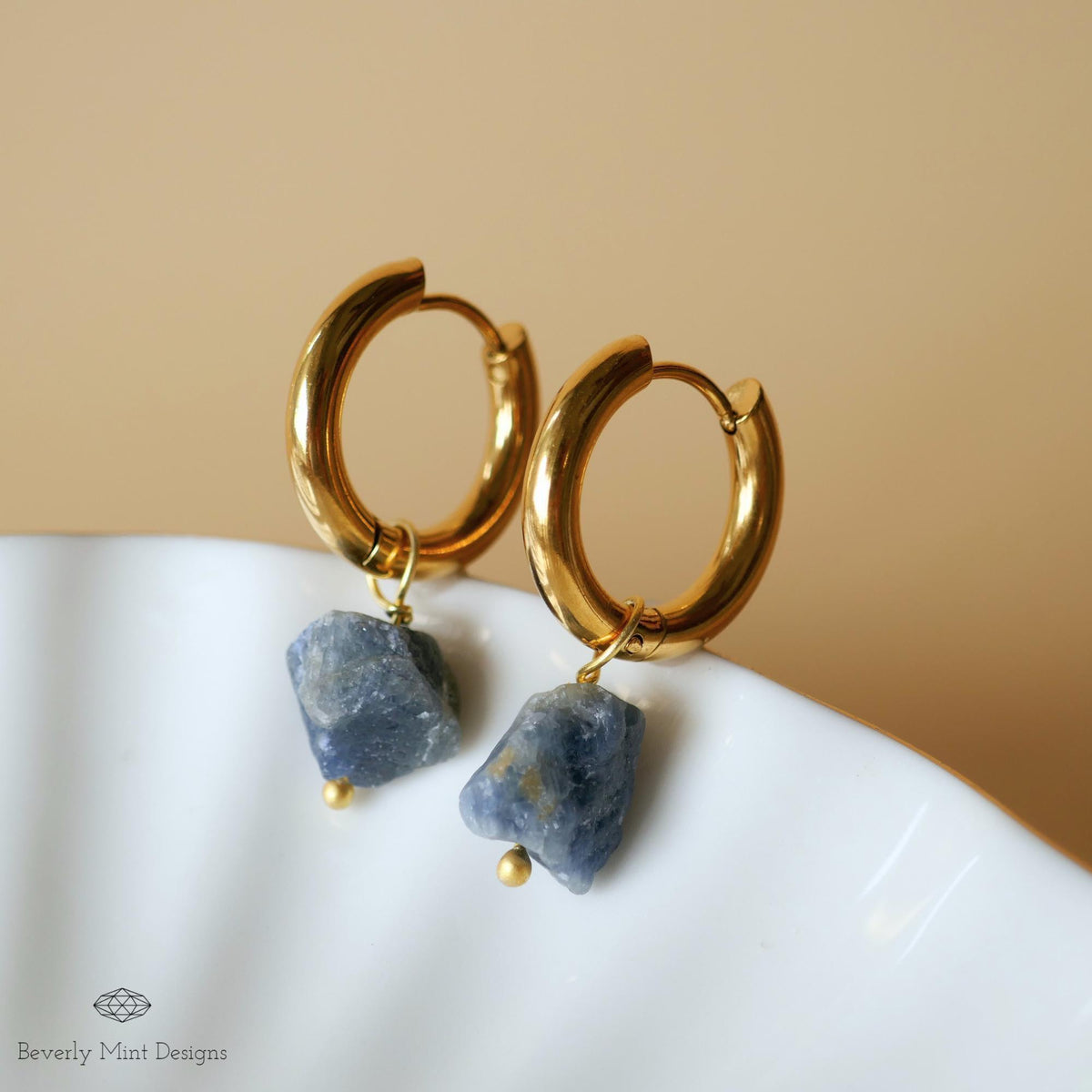 Raw Sapphire Stone Earrings, 18K Gold Huggie Hoop Earrings with September Birthstone, Blue Stone Earrings , Blue Jewelry, Gift For Her