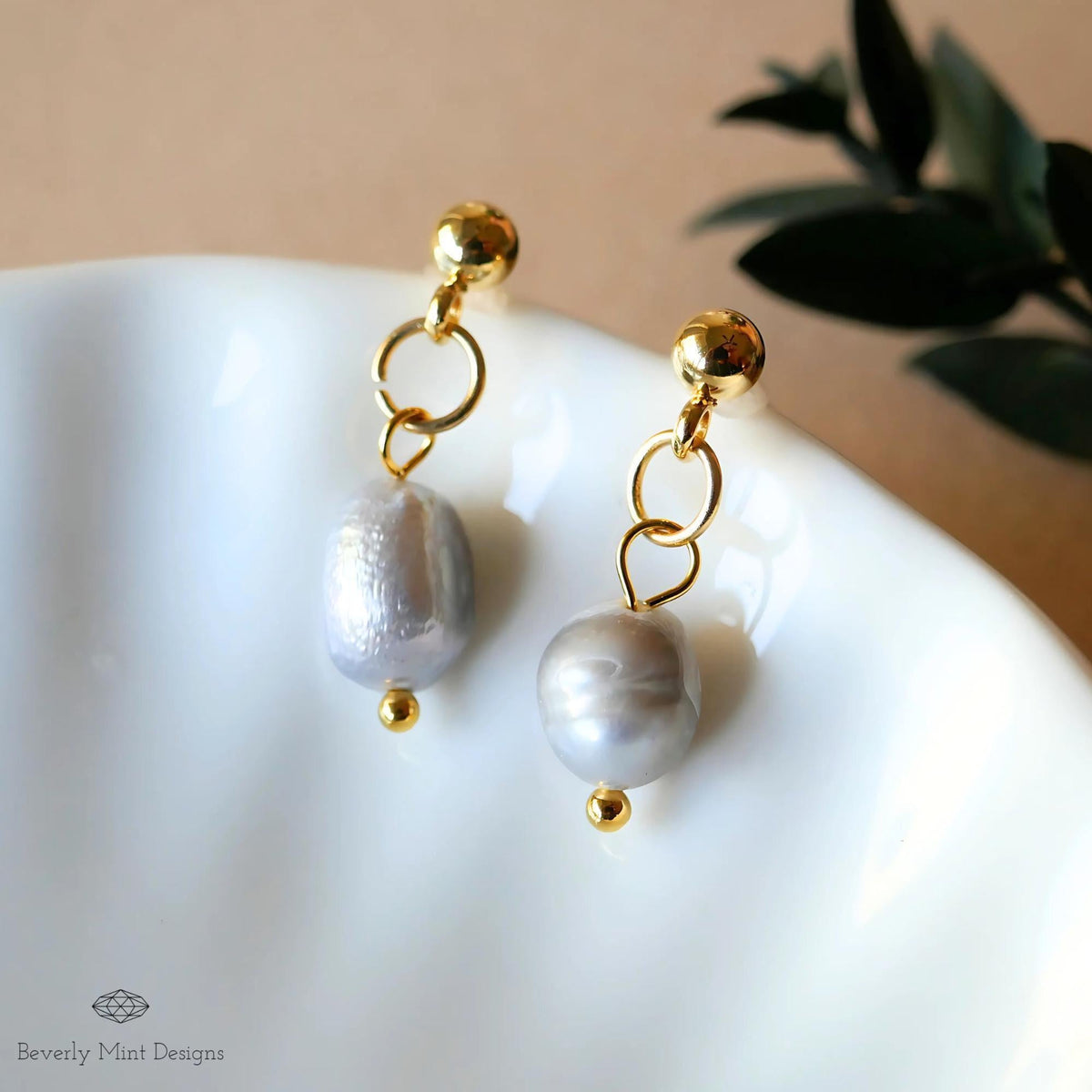 Gold Drop Earrings with Gray Baroque Pearl Beads, Minimalist Grey Pearl Dangle Earrings, Elegant Statement Jewelry, Unique