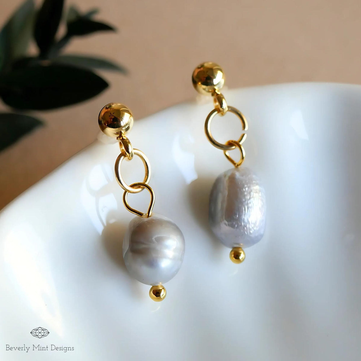 Gold Drop Earrings with Gray Baroque Pearl Beads, Minimalist Grey Pearl Dangle Earrings, Elegant Statement Jewelry, Unique