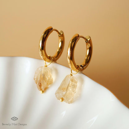 Raw Citrine Stone Earrings, 18K Gold Huggie Hoop Earrings with November Birthstone, Yellow Stone Earrings ,Chakra Stone , Gift, Gift For Her