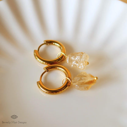 Raw Citrine Stone Earrings, 18K Gold Huggie Hoop Earrings with November Birthstone, Yellow Stone Earrings ,Chakra Stone , Gift, Gift For Her