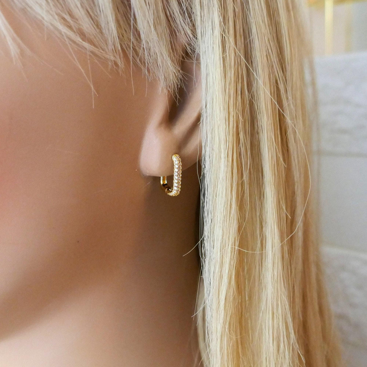 Gold Huggie Earrings, 14K Gold Hoop Earrings, Huggie Rectangle Earrings, Minimalist Earrings, 14K Gold Filled