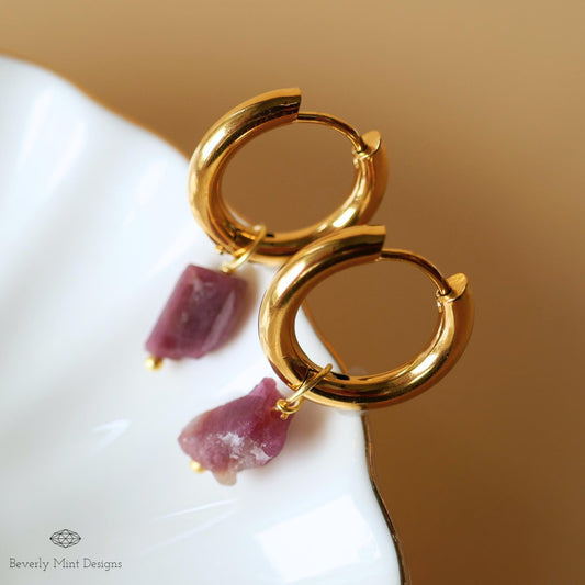 Raw Pink Tourmaline Stone Earrings, 18K Gold Huggie Hoop Earrings with October Birthstone, Red Stone Earrings , Purple/Red Jewelry, Chakra