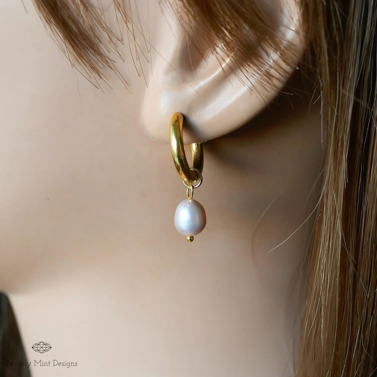 Gold Hoop Earrings with Lavender Baroque Pearl Beads, Minimalist Light Purple Pearl Dangle Earrings, Elegant Statement Jewelry, Classic Gift