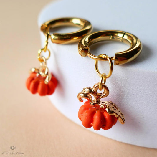 Pumpkin Huggie Hoop Earrings, Chunky Gold Fall Earrings, Halloween Dangle Earrings, Cute Autumn Jewelry, Thanksgiving Accessories