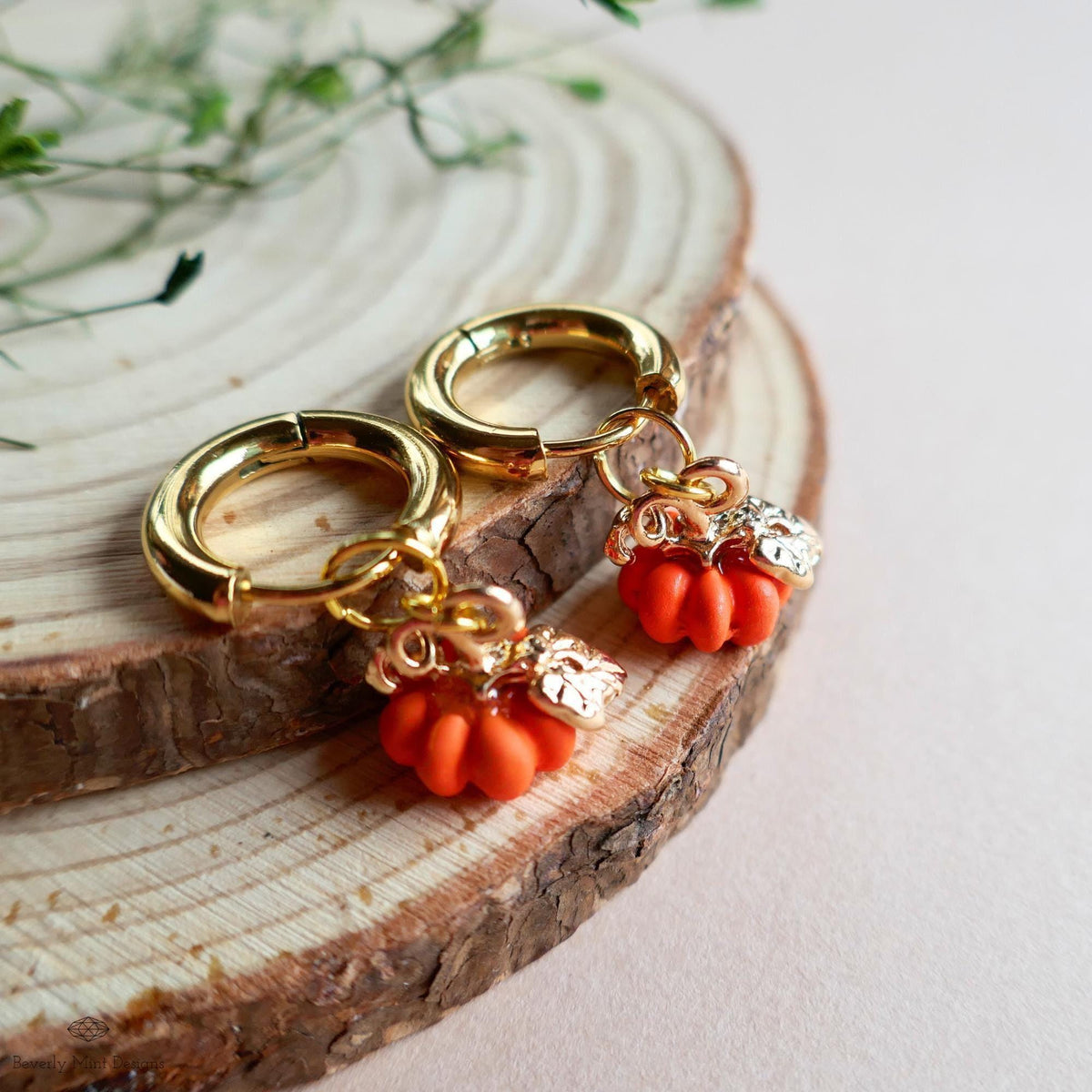 Pumpkin Huggie Hoop Earrings, Chunky Gold Fall Earrings, Halloween Dangle Earrings, Cute Autumn Jewelry, Thanksgiving Accessories