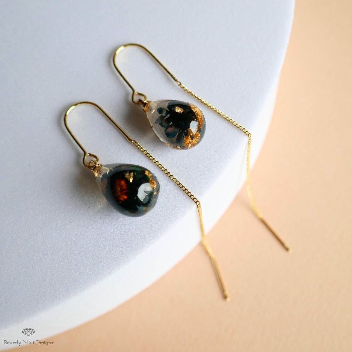 Pressed Flower Threader Earrings, Gold Chain Earrings, Resin Floral Jewelry, Dainty Drop Earrings, Sensitive Ear & Clip-On Options