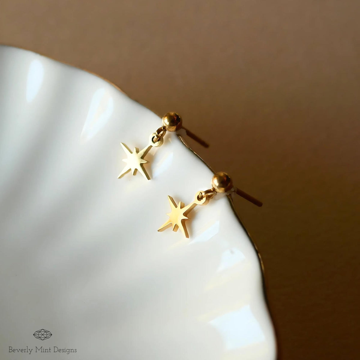 Gold Star Dangle Earrings ,Minimalist Drop Earrings for Women, Starburst Earrings , Everyday Dainty Celestial Jewelry