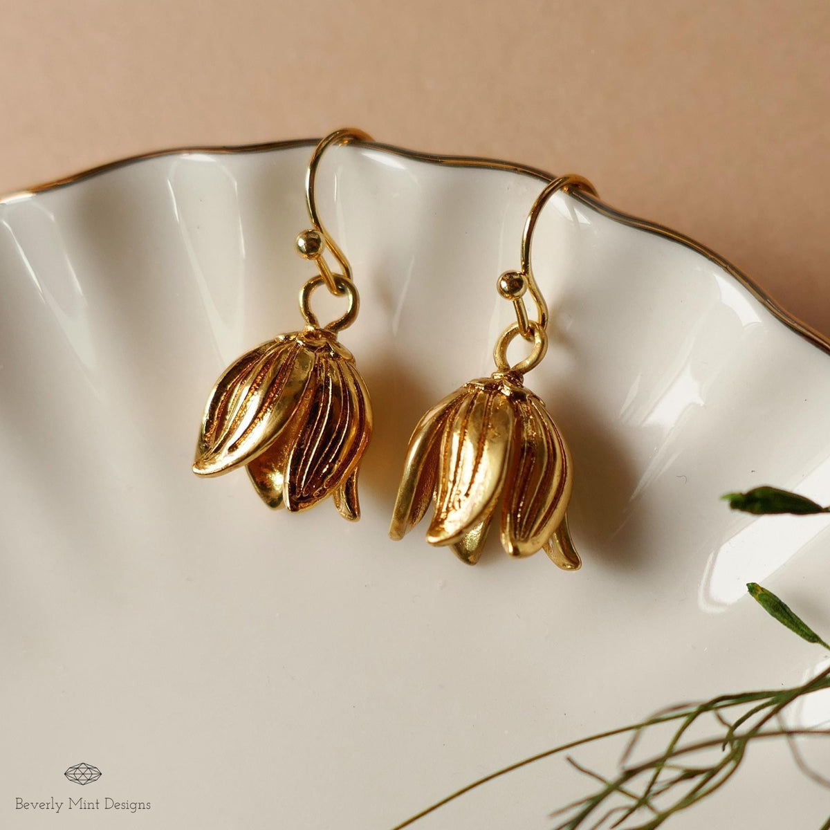 Gold Tulip Earrings Floral Dangle Earrings Botanical Drop Earrings Lightweight Flower Jewelry Elegant