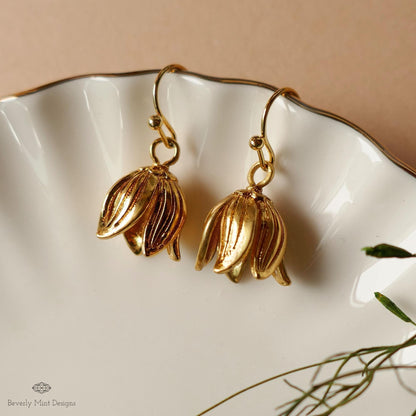 Gold Tulip Earrings Floral Dangle Earrings Botanical Drop Earrings Lightweight Flower Jewelry Elegant