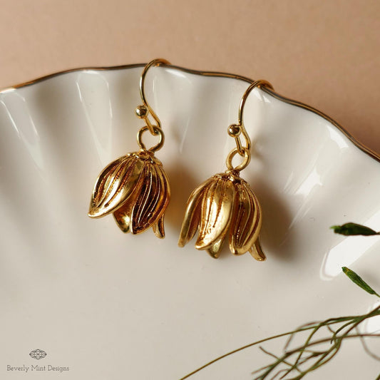 Gold Tulip Earrings Floral Dangle Earrings Botanical Drop Earrings Lightweight Flower Jewelry Elegant